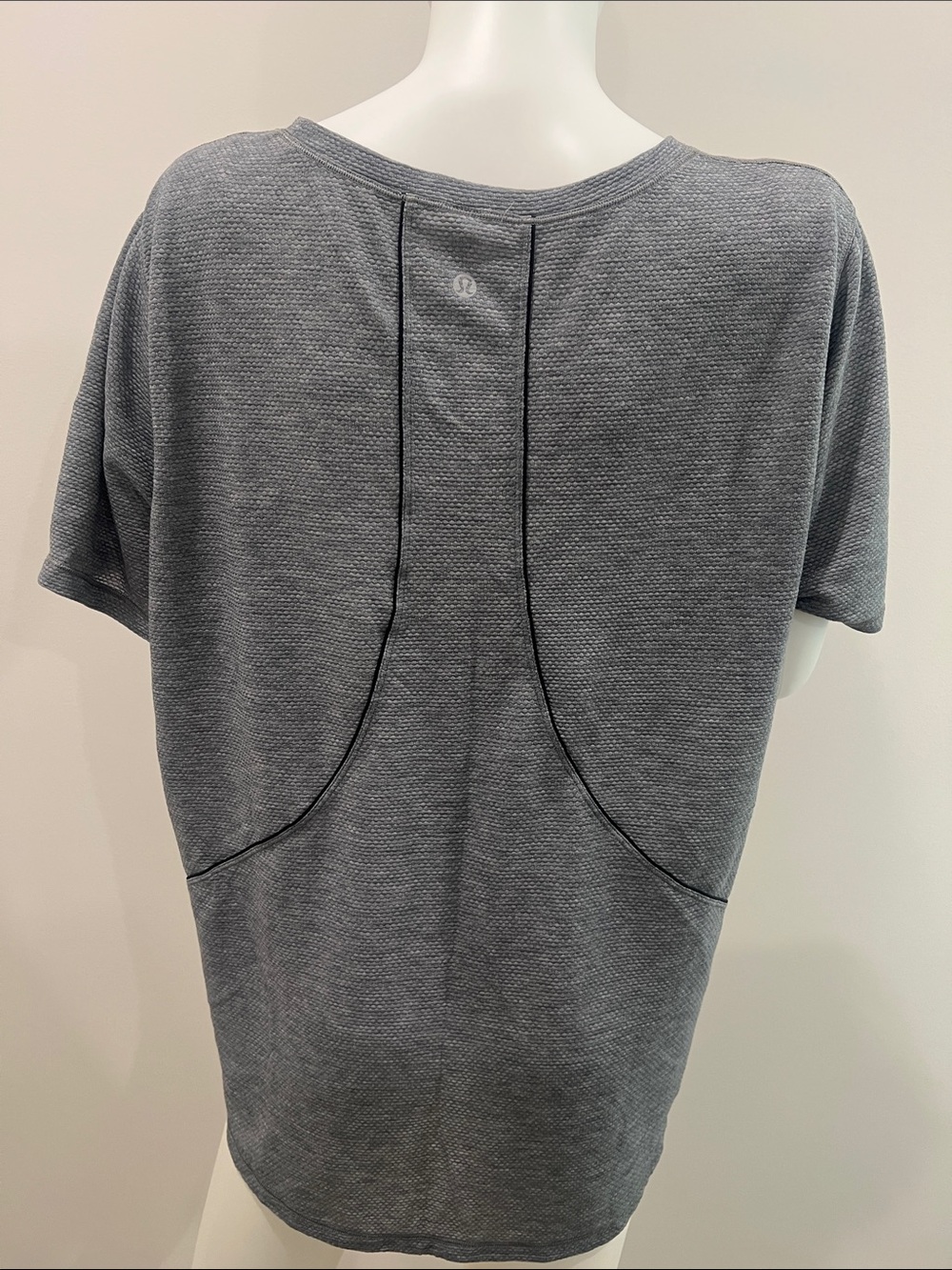 lululemon athletica Heathered Gray Short Sleeve Back-Seam Tee